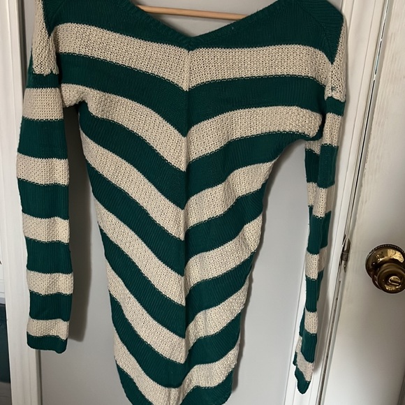 Maurice’s sweater - Picture 2 of 8